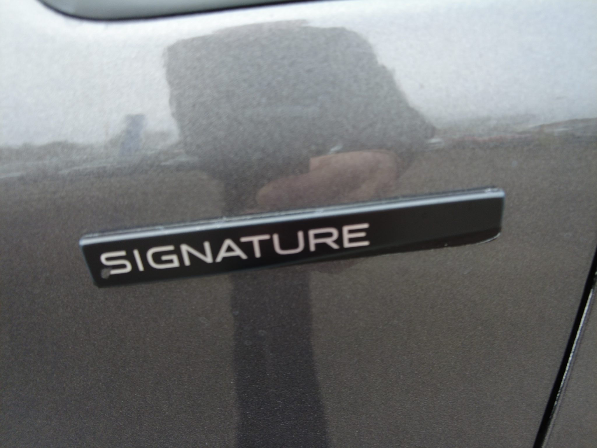 Peugeot 208 Signature